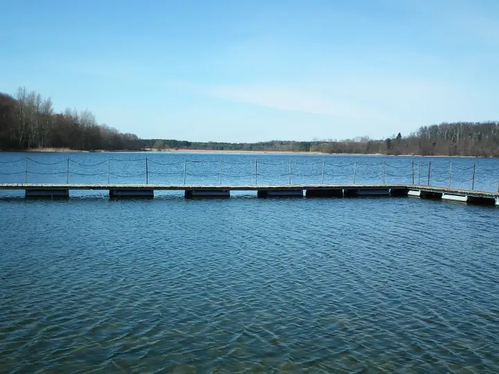 Jezioro Biezdruchowskie w Pobiedziskach - plaża i wędkarstwo